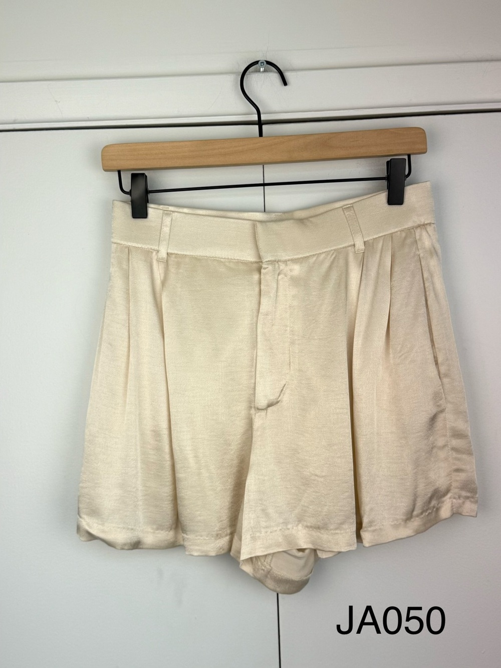Zara Ecru Satin Effect High Waisted Pleated Shorts S
